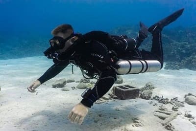 How Does Sidemount Diving Work | Basic Guide for Beginners